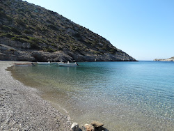 Paralia Avlonia'in fotoğrafı küçük koy ile birlikte