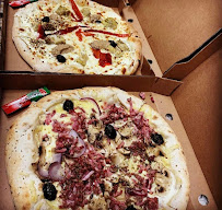 Plats et boissons du Distributeur à Pizza 24/24 Le Midi Pizzeria à Aix-en-Provence - n°17