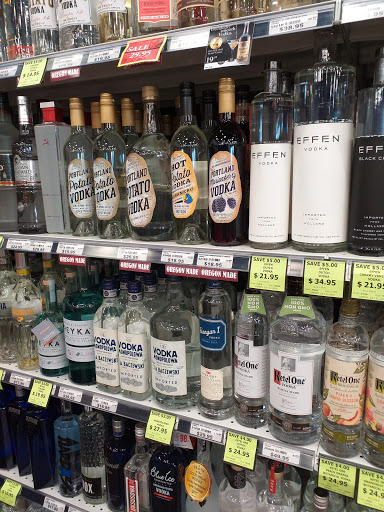 Liquor Store «Woodburn Liquor», reviews and photos, 1519 N Pacific Hwy, Woodburn, OR 97071, USA