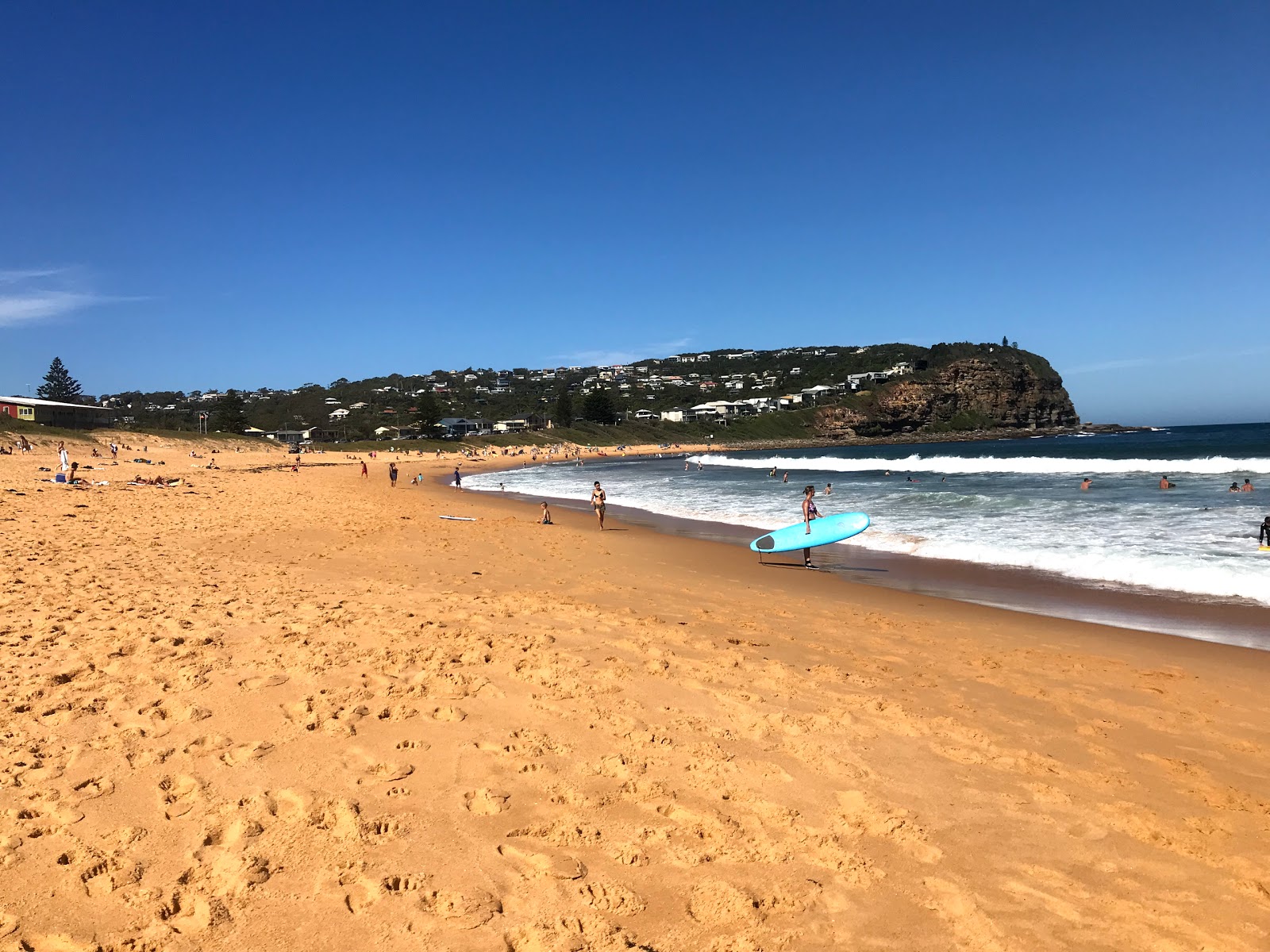 Macmasters Beach'in fotoğrafı uçurumlarla desteklenmiş