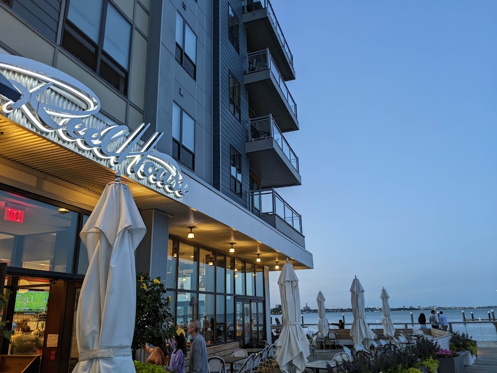 Reelhouse Marina Bay 02171