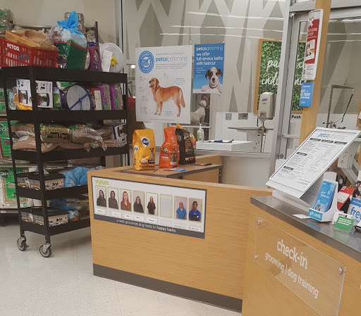 Pet Supply Store «Petco Animal Supplies», reviews and photos, 852 N Western Ave, San Pedro, CA 90732, USA