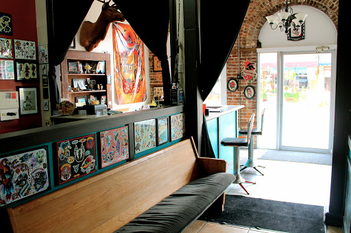 Tattoo Shop «Ironclad Tattoo Gallery», reviews and photos, 194 N 2nd Ave, Saltillo, MS 38866, USA