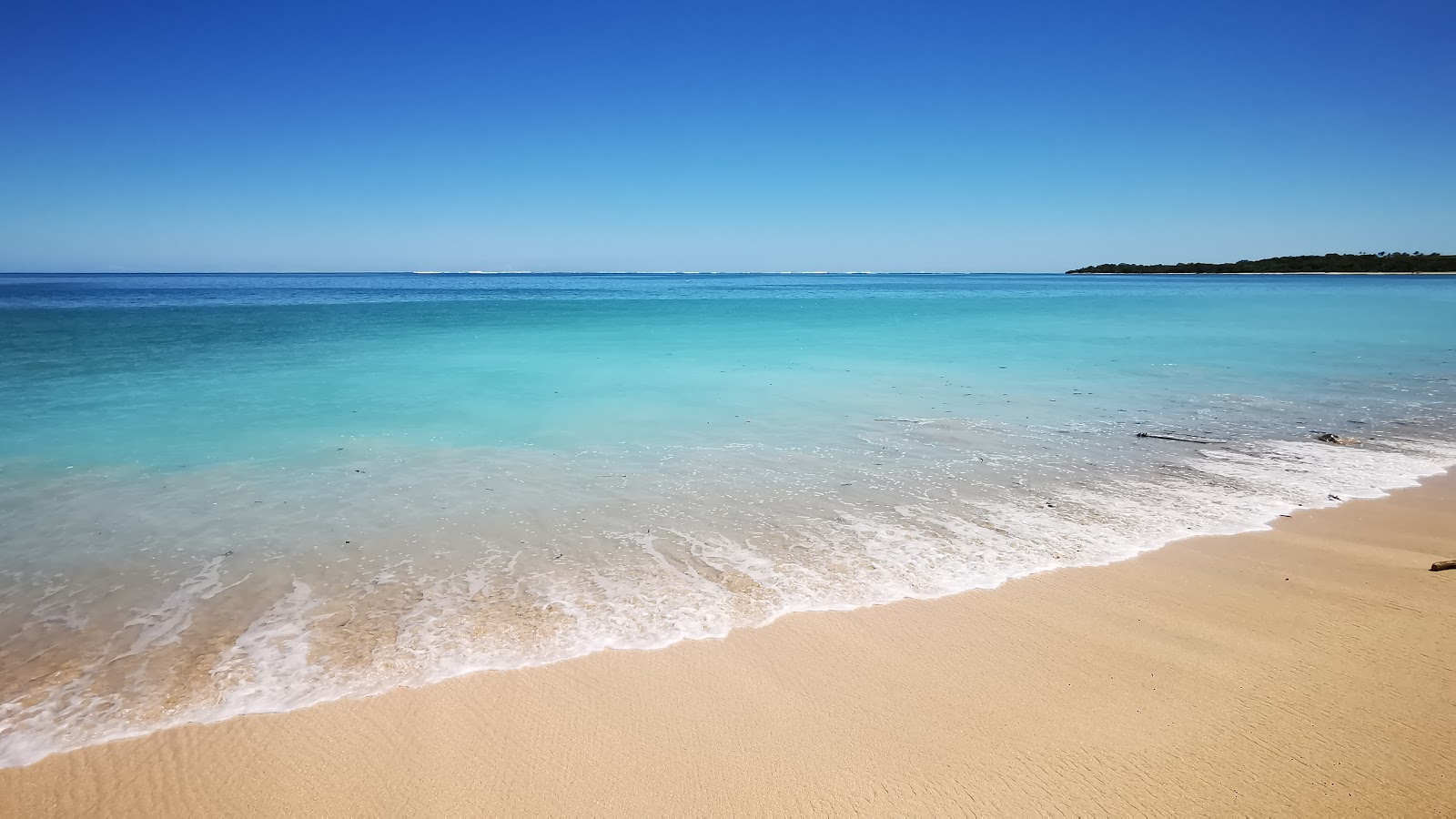 Fotografie cu Natadola Beach - locul popular printre cunoscătorii de relaxare
