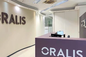 ORALIS | Clínica dental en Valladolid image