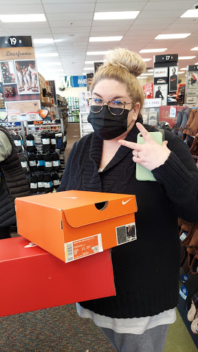 Shoe Store «Shoe Carnival», reviews and photos, 1720 Old Fort Pkwy, Murfreesboro, TN 37129, USA