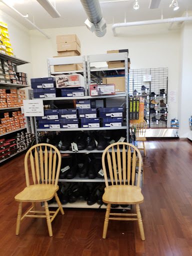 Clothing Store «I Goldberg Army & Navy», reviews and photos, 1300 Chestnut St, Philadelphia, PA 19107, USA