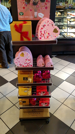 Book Store «Barnes & Noble Booksellers Happy Valley», reviews and photos, 2501 W Happy Valley Rd, Phoenix, AZ 85085, USA