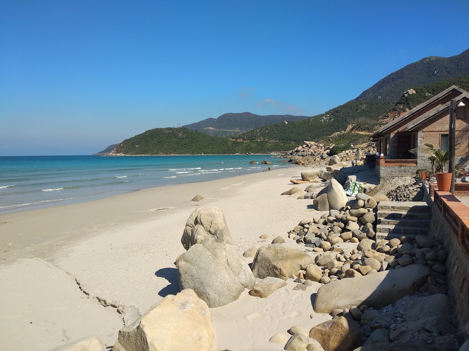 Foto von Ninh Hoa Beach - beliebter Ort unter Entspannungskennern