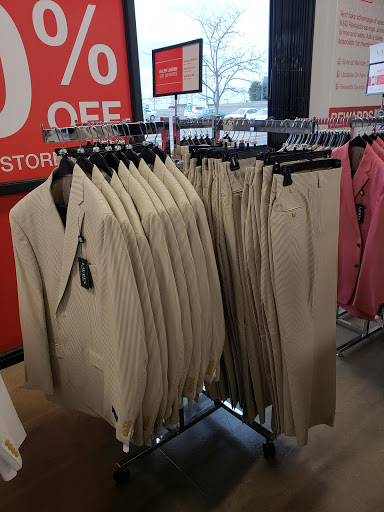 Clothing Store «K&G Fashion Superstore», reviews and photos, 895 E Kemper Rd, Springdale, OH 45246, USA