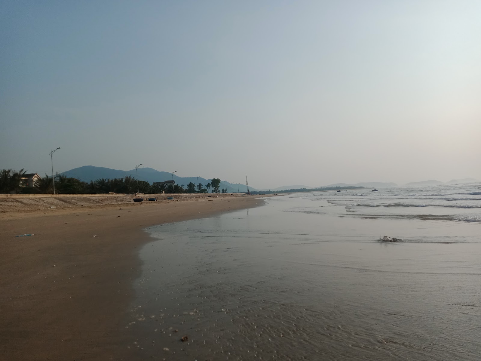 Photo of Canh Duong beach and the settlement