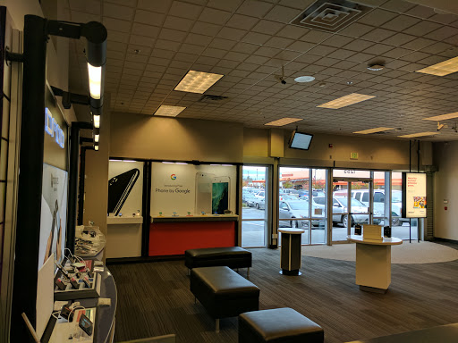 Cell Phone Store «Verizon», reviews and photos, 1255 N 205th St #101, Shoreline, WA 98133, USA