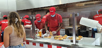 Atmosphère du Restaurant de hamburgers Five Guys Franconville - n°4