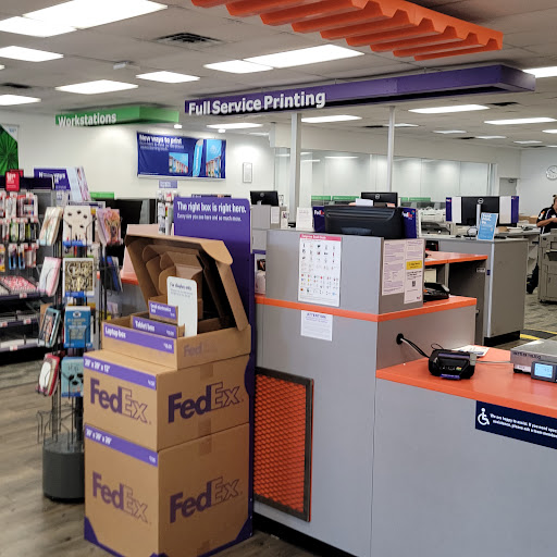 Print Shop «FedEx Office Print & Ship Center», reviews and photos, 5134 Whipple Ave NW, Canton, OH 44718, USA
