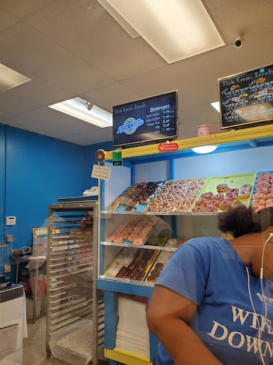 Donut Shop «Dixie Cream Donuts», reviews and photos, 1364 SW Bayshore Blvd, Port St Lucie, FL 34983, USA