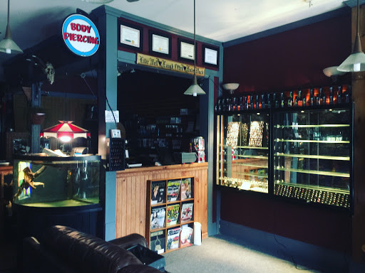 Tattoo Shop «Mountainside Tattoo & Piercing VT», reviews and photos, 55 Square, Bellows Falls, VT 05101, USA