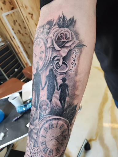 Explore tattoo ideas father daughter, creative tattoo ideas in Bowie, available at Studio 81 Tattoos