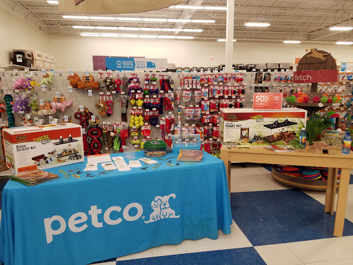 Pet Supply Store «Petco Animal Supplies», reviews and photos, 2277 Ford Pkwy, St Paul, MN 55116, USA