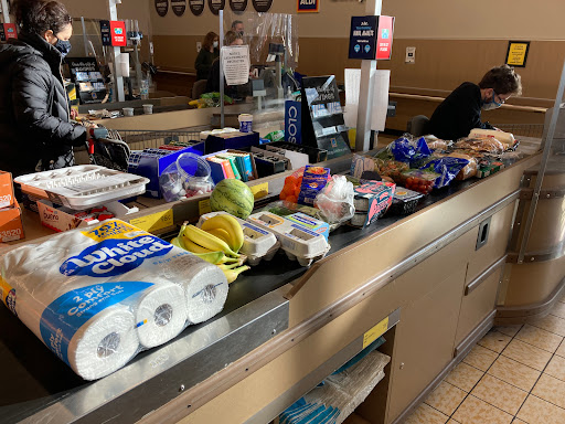 Supermarket «ALDI», reviews and photos, 801 Interstate Dr, Champaign, IL 61822, USA