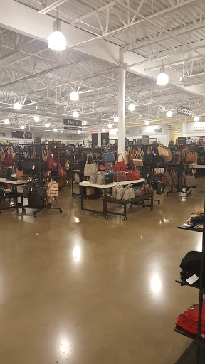 Department Store «Saks OFF 5TH», reviews and photos, 1650 Premium Outlet Blvd #1600, Aurora, IL 60502, USA