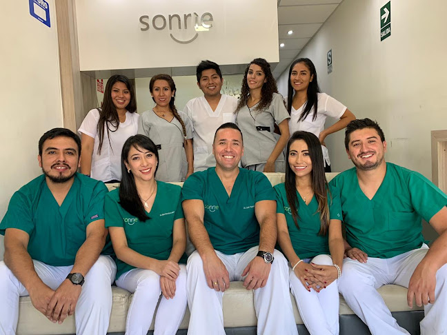 Opiniones de SONRIE Clínica Dental en José Luis Bustamante y Rivero - Dentista