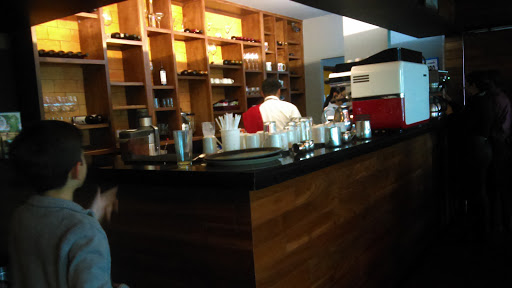 Roco Café Bistro & Bar