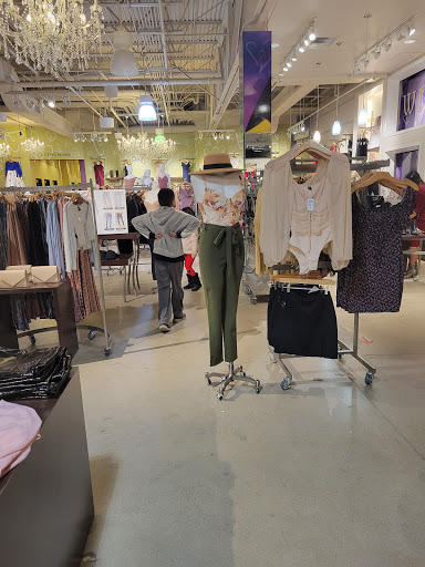 Shopping Mall «The Mall at Tuttle Crossing», reviews and photos, 5043 Tuttle Crossing Blvd, Dublin, OH 43016, USA