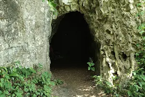 Giants Cave image