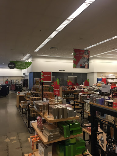 Department Store «Nordstrom Rack Downtown San Francisco», reviews and photos, 555 9th St, San Francisco, CA 94103, USA