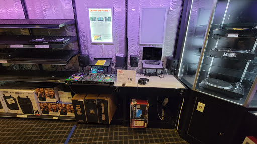 Guitar Center image