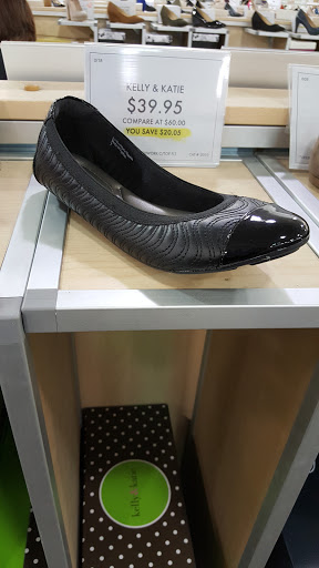 Shoe Store «DSW Designer Shoe Warehouse», reviews and photos, 56 Quarry Rd, Downingtown, PA 19335, USA