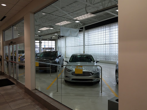 Ford Dealer «Suburban Ford of Sterling Heights», reviews and photos, 40333 Van Dyke, Sterling Heights, MI 48313, USA