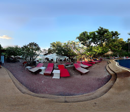 Crystal Bay Beach Resort photo