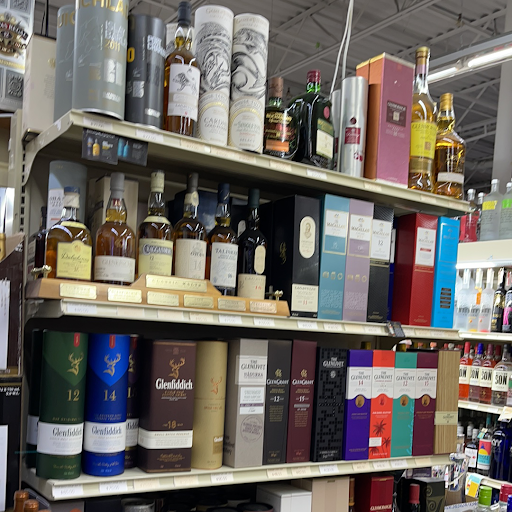 Liquor Store «Midway Discount Liquor», reviews and photos, 1000 Midway Dr # 5, Harrington, DE 19952, USA