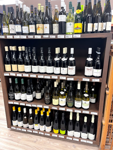 Wine Store «West Side Wines & Spirits», reviews and photos, 10 Raymond Rd, West Hartford, CT 06107, USA