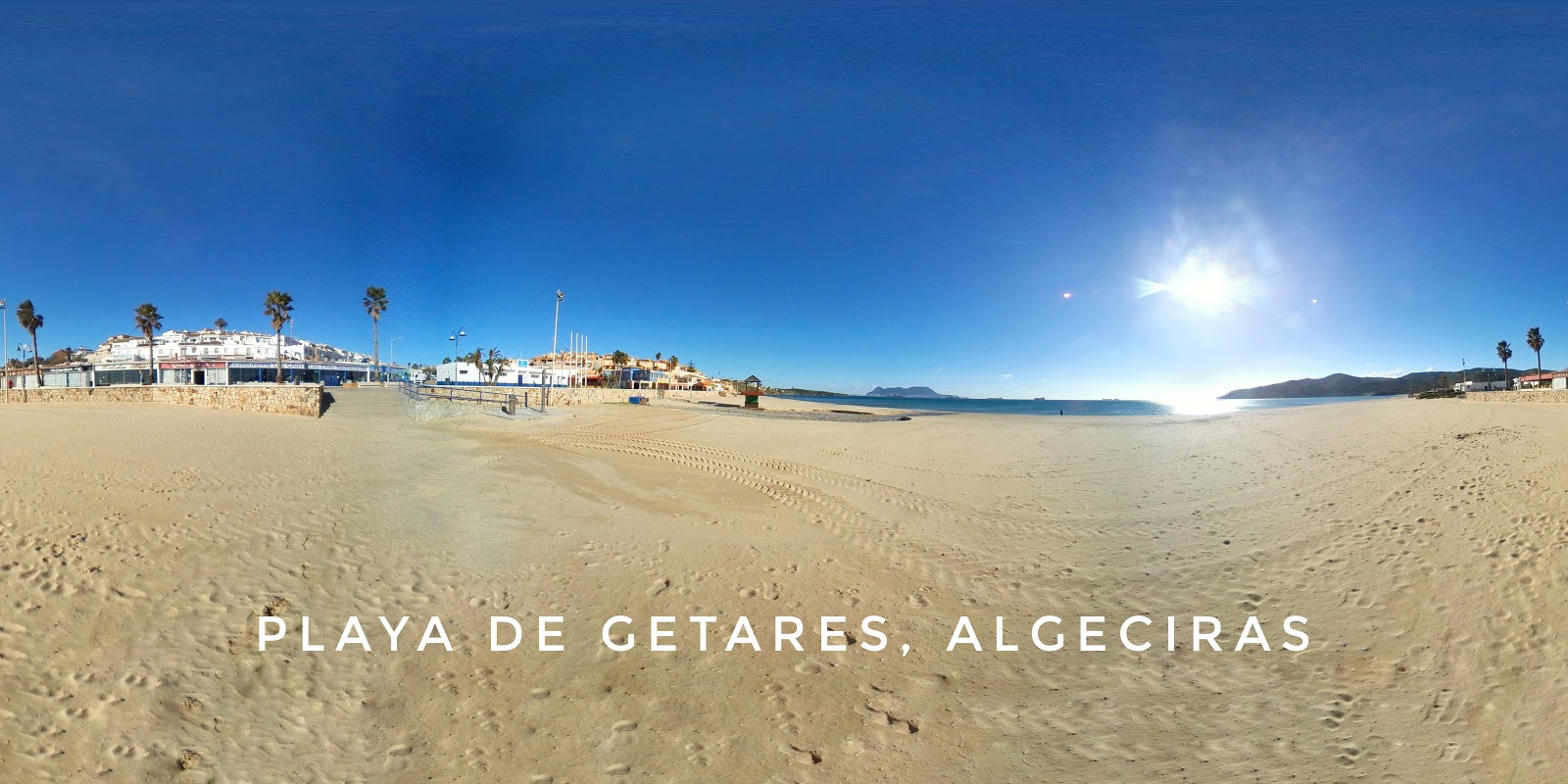 Fotografija Playa de Getares z turkizna čista voda površino