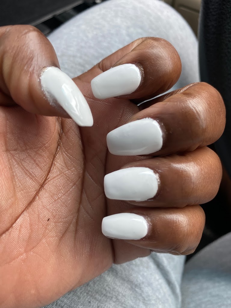 Luxury Nails Spa 32219