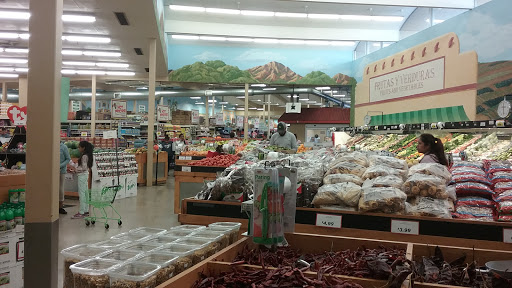 Grocery Store «Supermercado Nuestra Familia», reviews and photos, 1826 Vinton St, Omaha, NE 68108, USA
