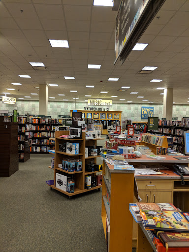 Shopping Mall «Gilroy Crossing Shopping Center», reviews and photos, 6915 Camino Arroyo, San Jose, CA 95112, USA