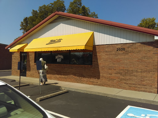 Barbecue Restaurant «Whitts Barbecue», reviews and photos, 2030 Wilma Rudolph Blvd, Clarksville, TN 37040, USA