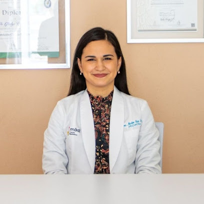 Dra. Cinthya Marlen Ruiz Treviño, Pediatra