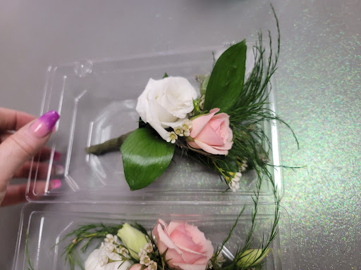 Florist «Romulus Flowers & Gifts», reviews and photos, 7563 Merriman Rd, Romulus, MI 48174, USA