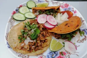 Taquería "Taco-Lú" image