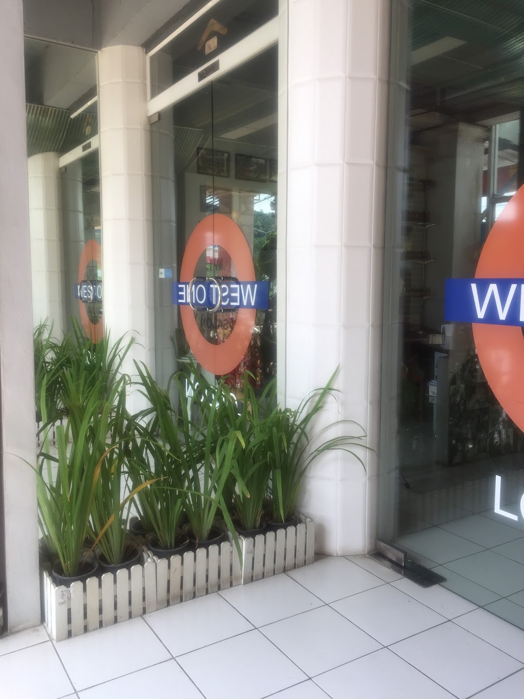 West One Hairdresser Salon Phuket
