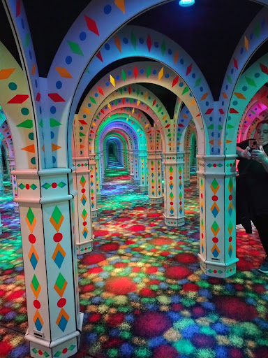 Tourist Attraction «Amazing Mirror Maze», reviews and photos, 353 N E Ct, Bloomington, MN 55425, USA