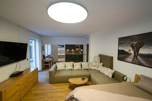 Luxus Apartment mit Whirlpool und privater Sauna image