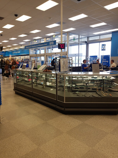Clothing Store «Ross Dress for Less», reviews and photos, 3533 S 27th St, Milwaukee, WI 53221, USA