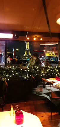 Atmosphère du Restaurant de fruits de mer Marius et Janette à Paris - n°6