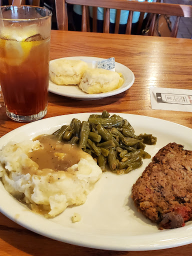 American Restaurant «Cracker Barrel Old Country Store», reviews and photos, 3431 Ross Clark Cir, Dothan, AL 36303, USA