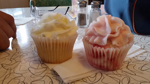 Dessert Shop «Downtown Perk & Desserts Oasis», reviews and photos, 145 W Main St, Ashland, OH 44805, USA